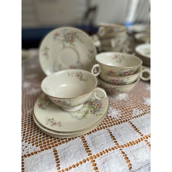 Set of 4 Vintage Theodore Haviland New York Apple Blossom China teacups and sauc - Picture 3 of 8